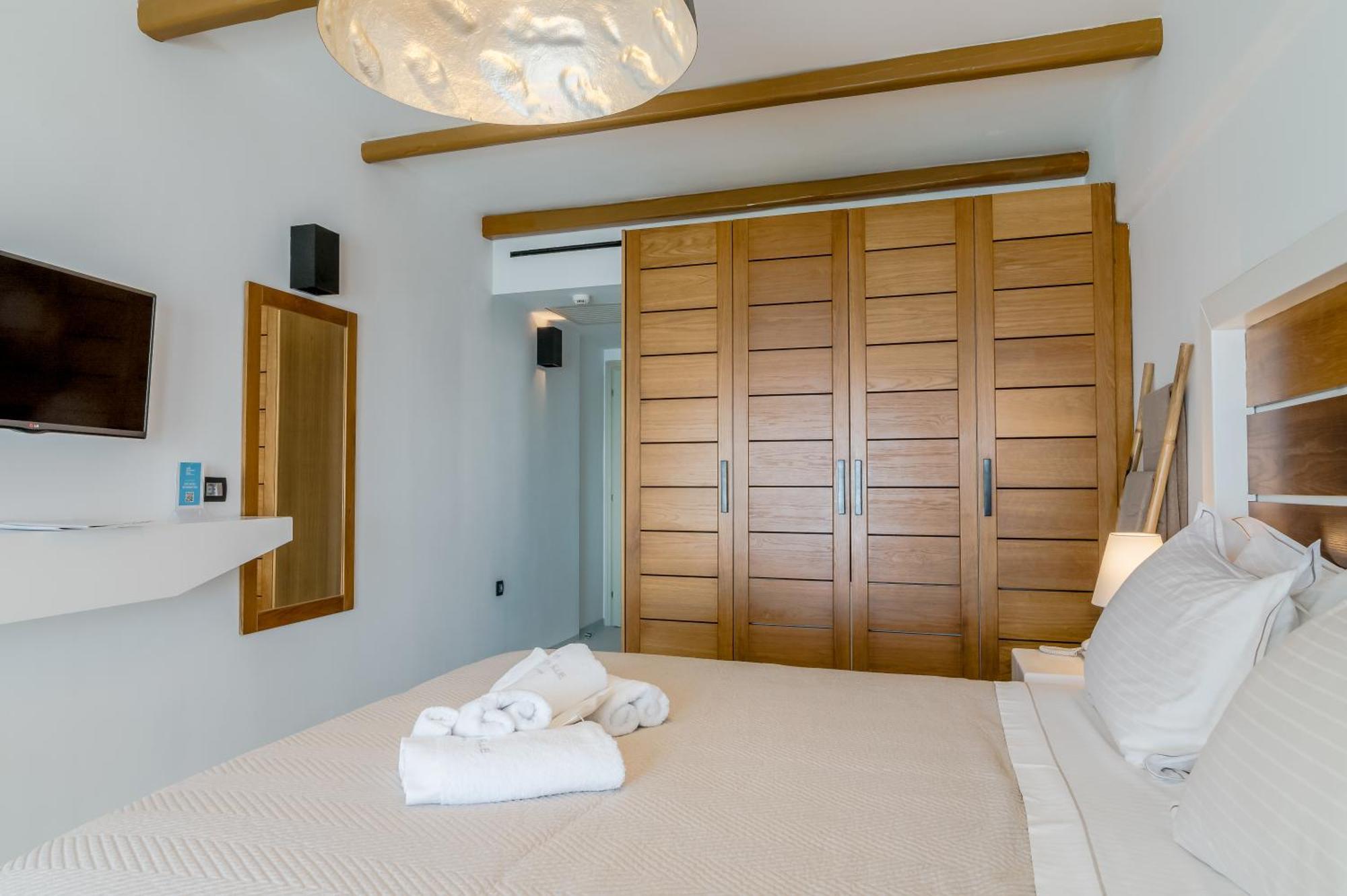 Apeiron Blue Santorini - Sustainable Adults Only 14 Plus Fira  Eksteriør bilde