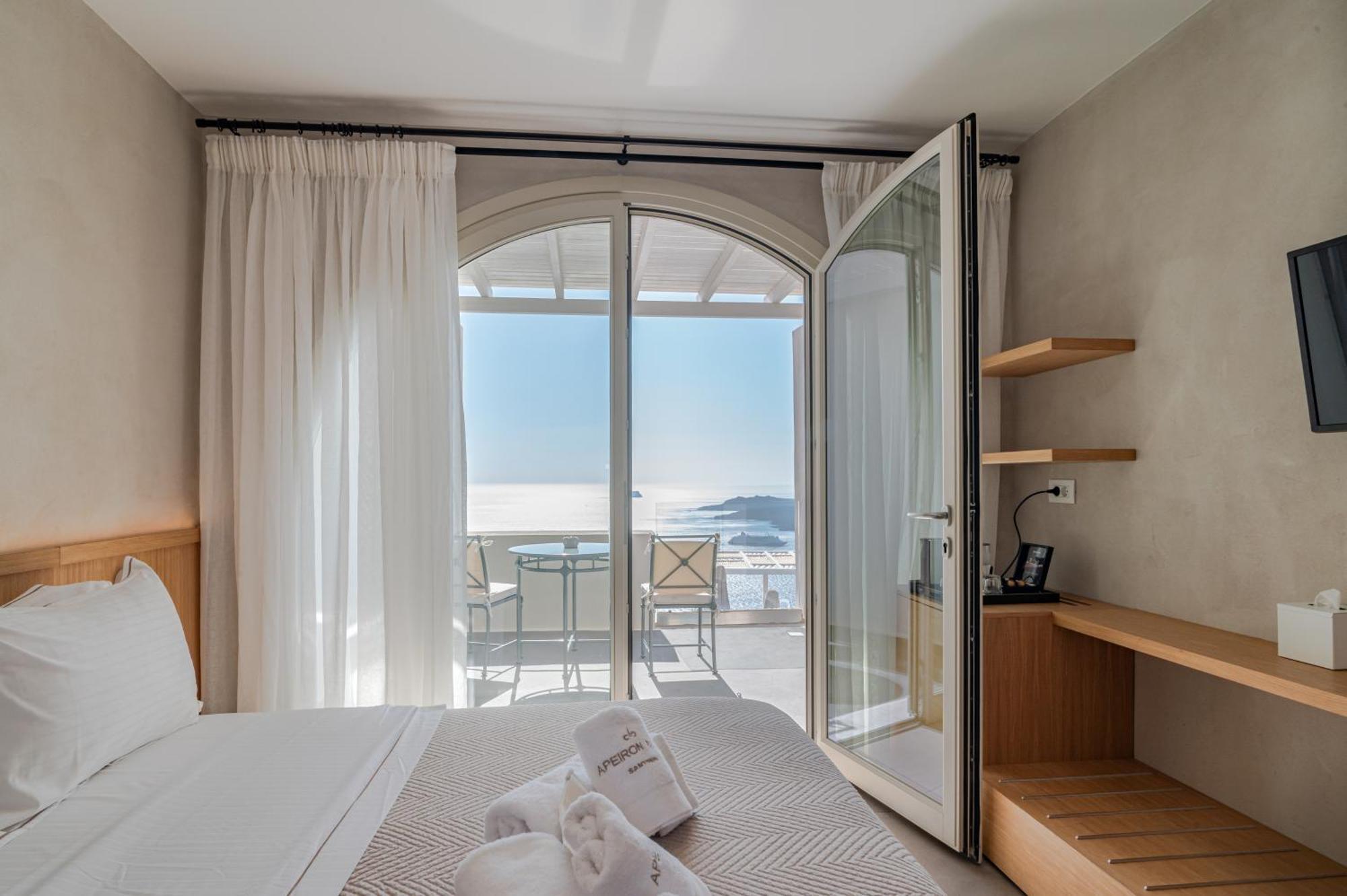 Apeiron Blue Santorini - Sustainable Adults Only 14 Plus Fira  Rom bilde